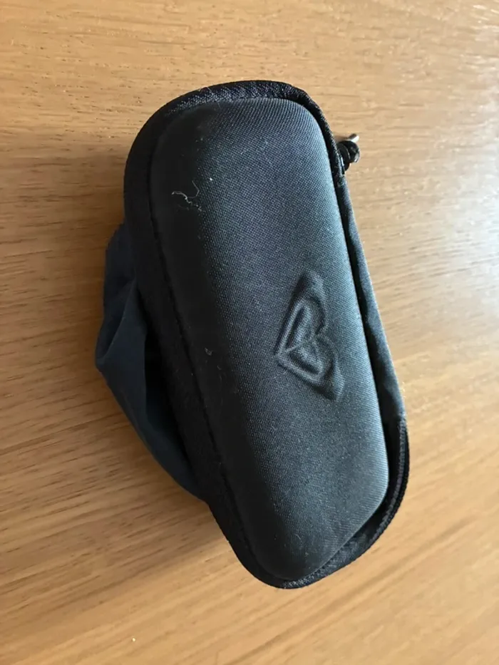 Étui lunette noir roxy