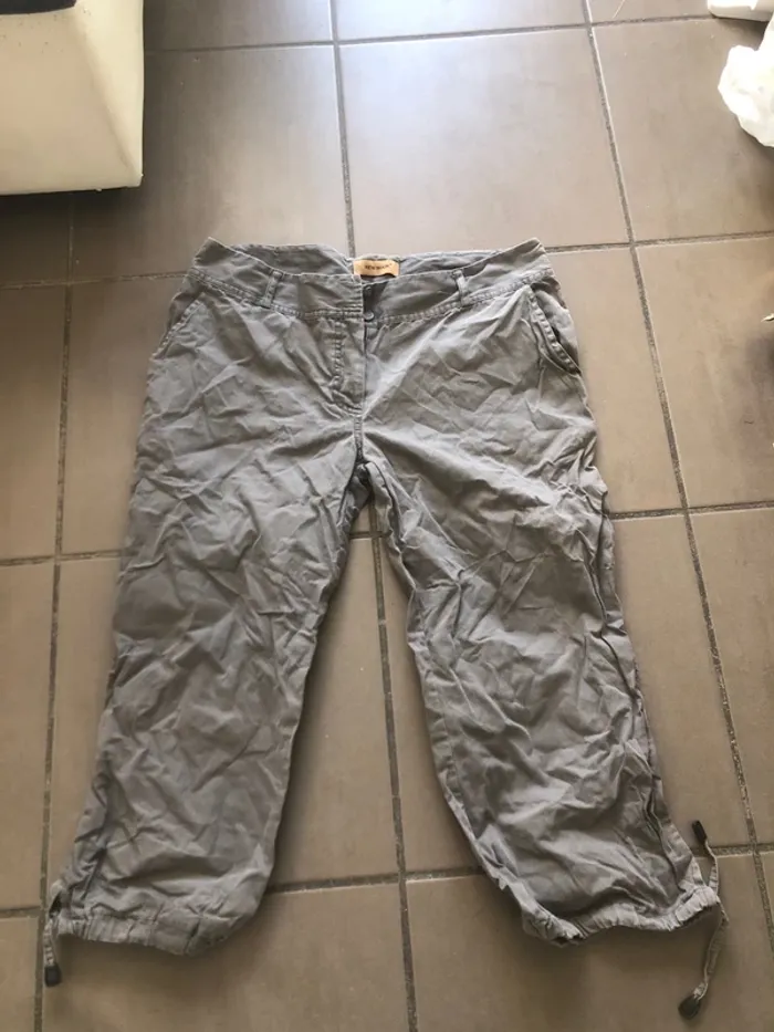 Pantalon T44 femme đ - photo numĂ©ro 2