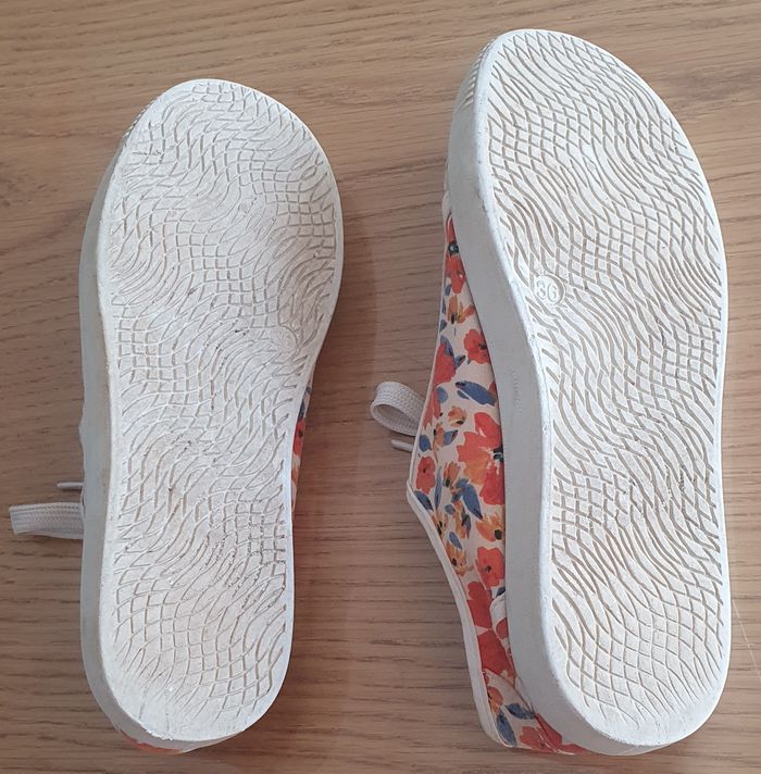 Basket en toile fille pointure 36 - photo numéro 2