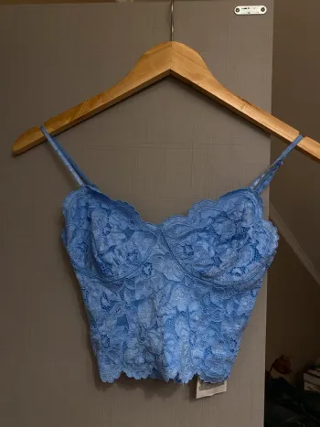 Crop top bleu taille XS