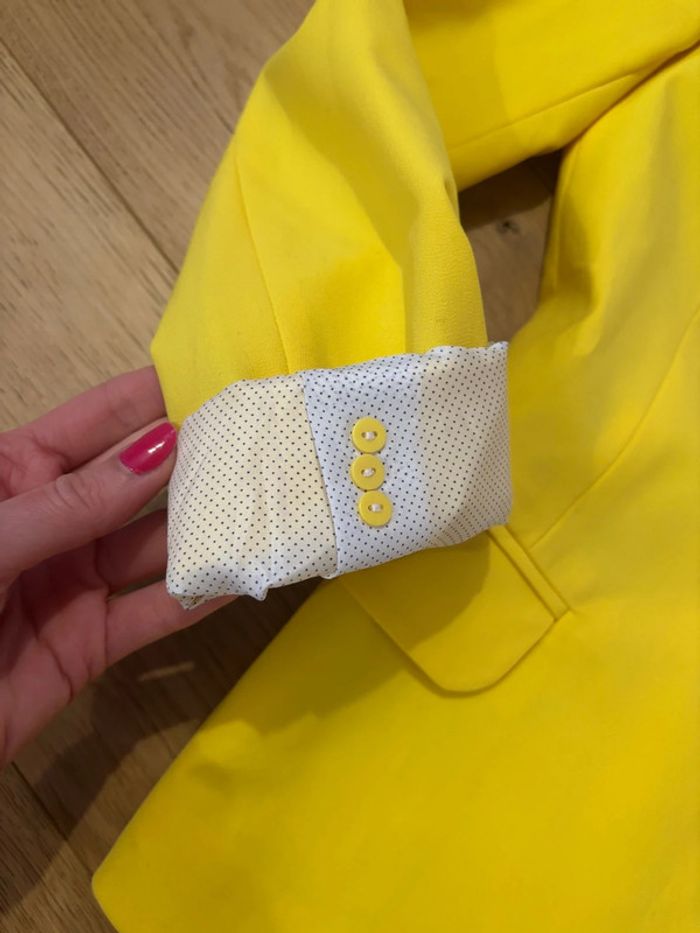 Neuve - Veste jaune Stradivarius taille S - photo numéro 2