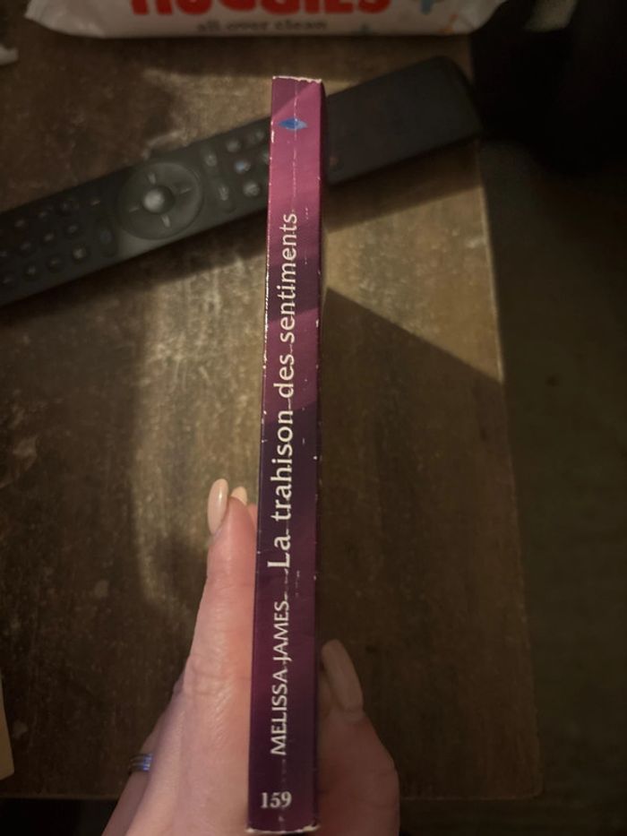 Livre de poche la trahison des sentiments - photo numéro 2