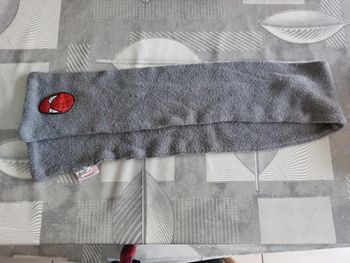 Echarpe Spiderman grise