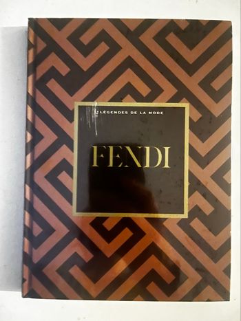 Livre les légendes de la mode sous blister