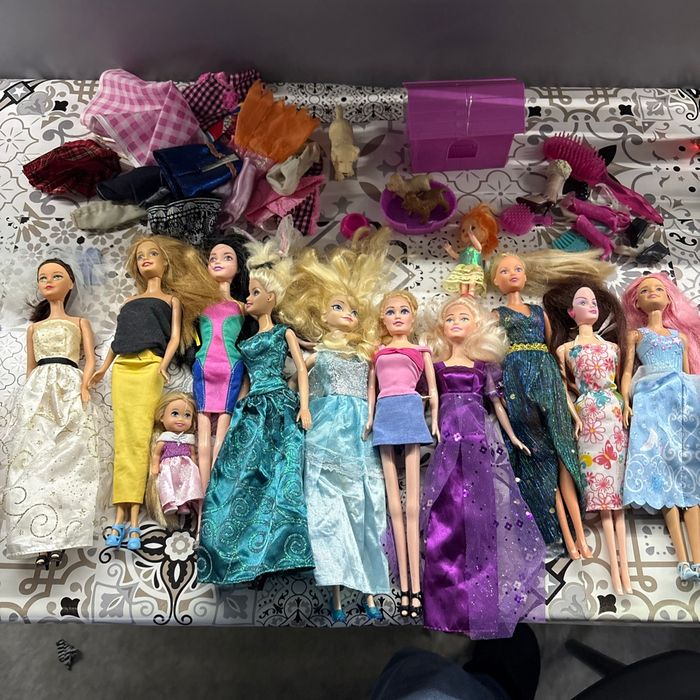 Lots de 12 barbie