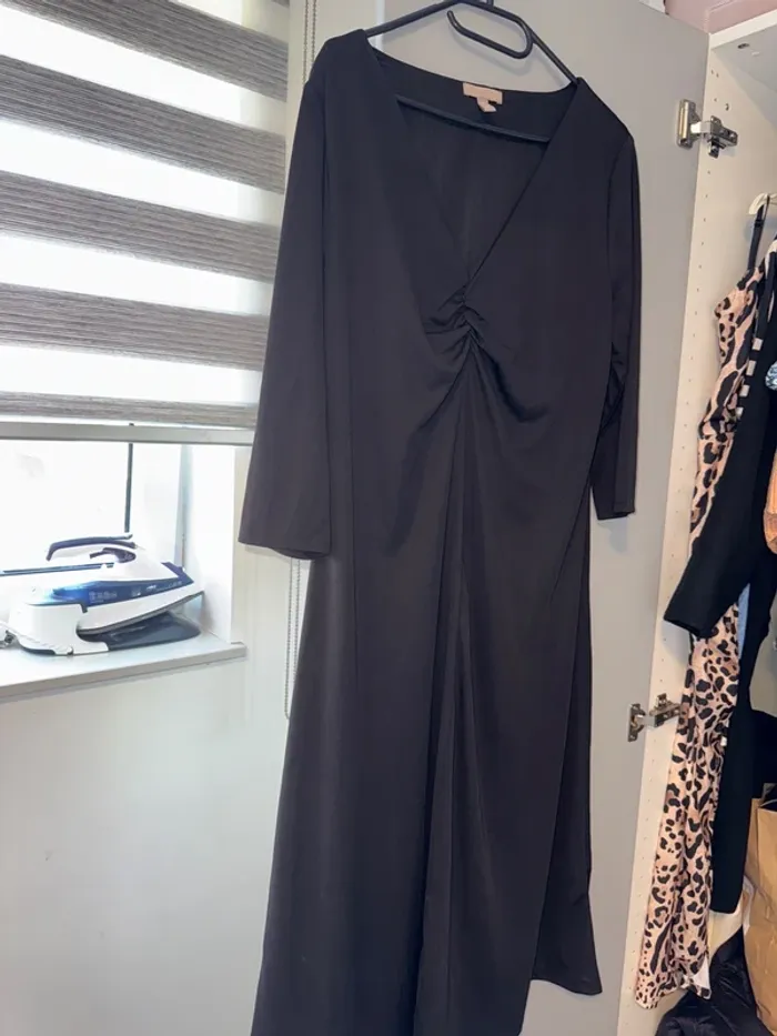 Robe h&m noir taille  xl - photo numéro 2