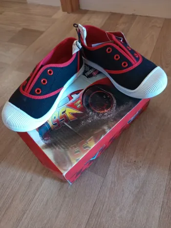 Chaussures garçon Cars T29 neuves