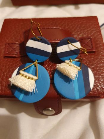 Boucles d'oreilles en fimo bleu