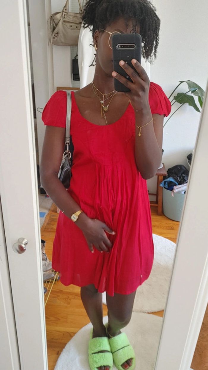 Magnifique rouge brillant vibrant petite manche bouffante col rond - photo numéro 9