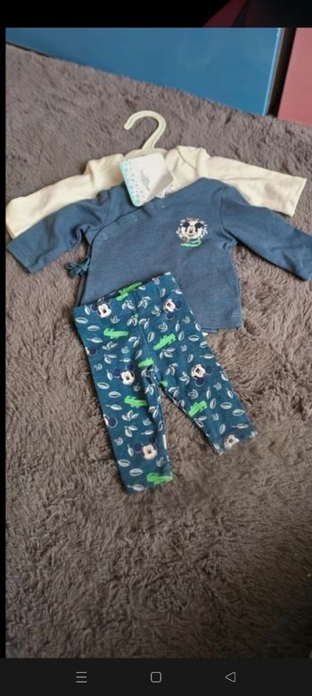 Pantalon haut et bodie naissance Mickey neuf