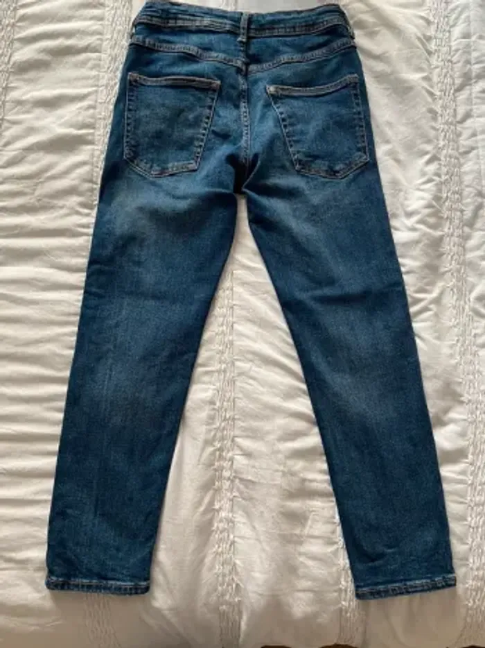 Jean H&M très bon état 9/10 ans - photo numéro 2