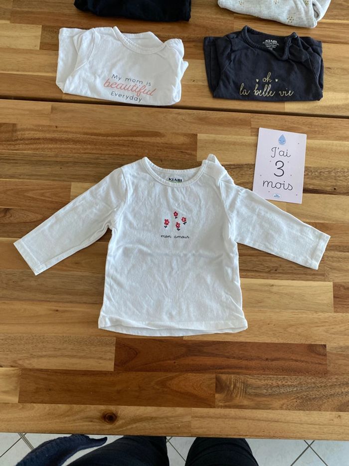 Lot t-shirts et pantalon - photo numéro 9
