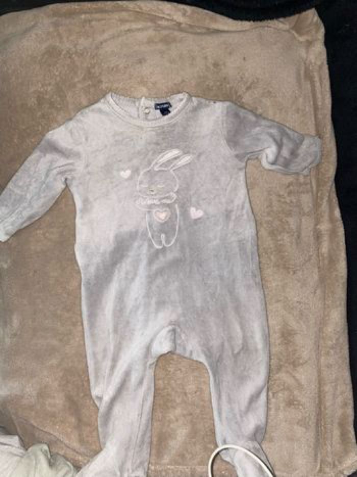 Lot pyjamas velours 6 mois - photo numéro 6
