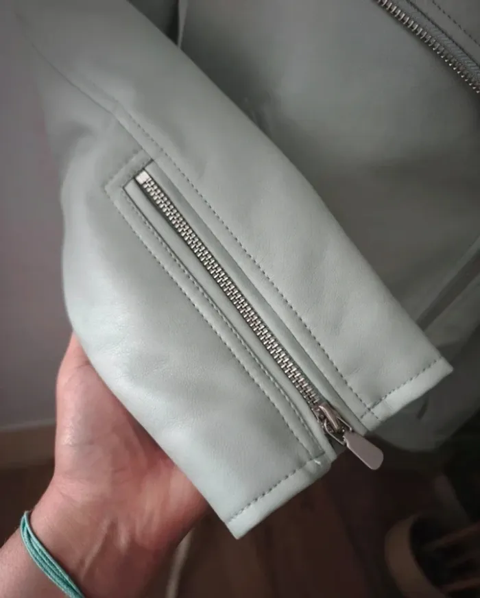Veste simili cuir de couleur bleu turquoise - photo numéro 3