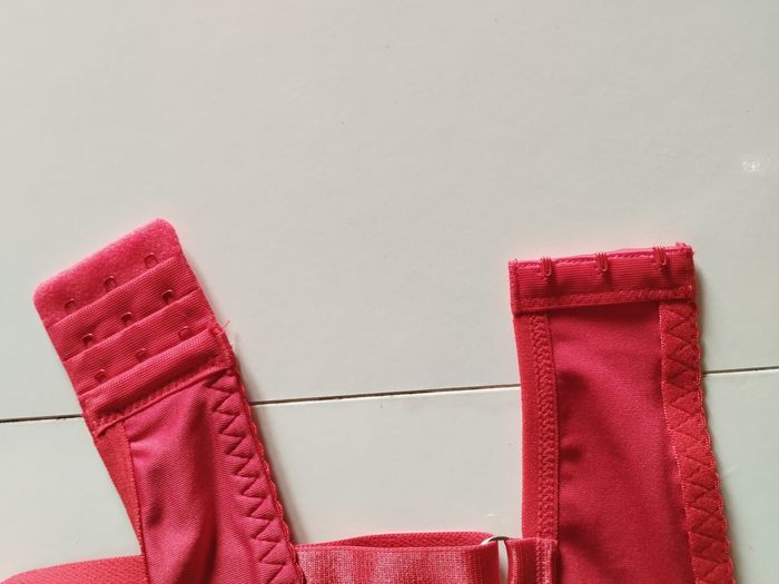 Ensemble rouge string - photo numéro 7