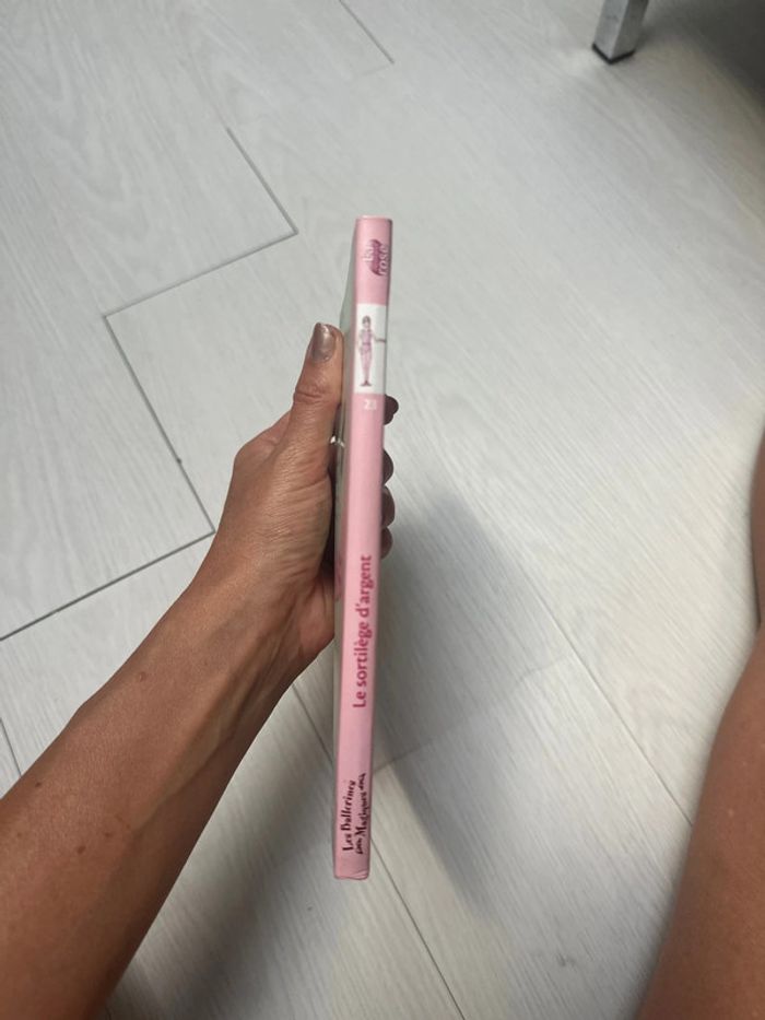 Livre les ballerines magiques, le sortilège d’argent - photo numéro 4