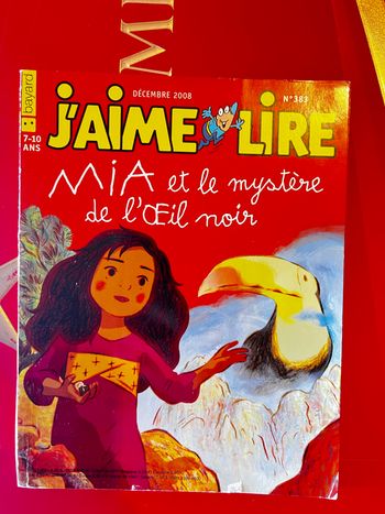 Livre , j’aime lire : mia et le mystère de l’œil noir, année 2008