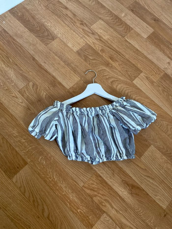 Crop top épaule dénudé - photo numéro 2