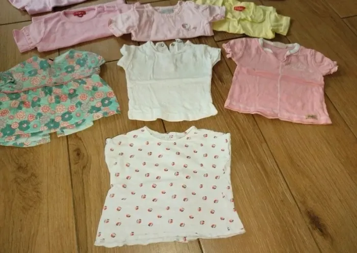 Lot 16 t-shirt manches courtes bébé fille 6 mois - photo numéro 2
