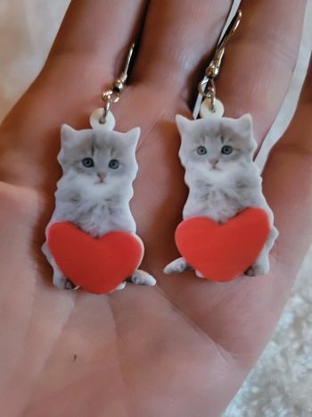 Boucles d'oreilles chaton et cœur rouge