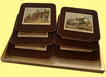 Six élégants dessous de verre vintage