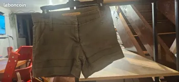 Short kaki