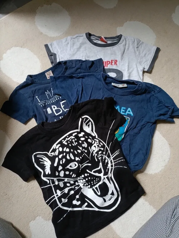 Lot 4 t-shirt manche courte 2-3 ans