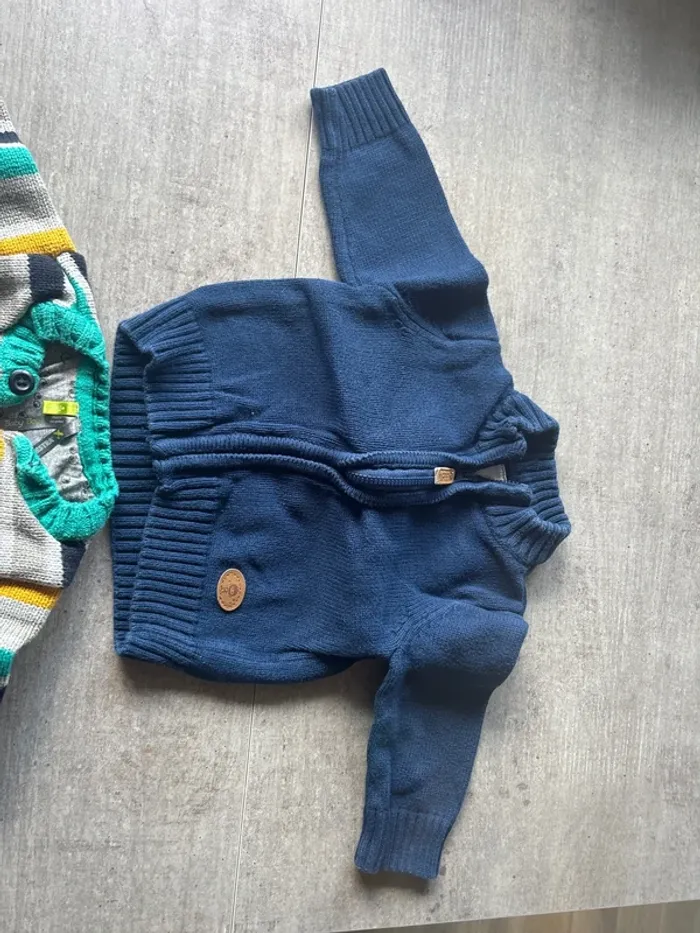 Lot gilet 6 mois - photo numéro 3