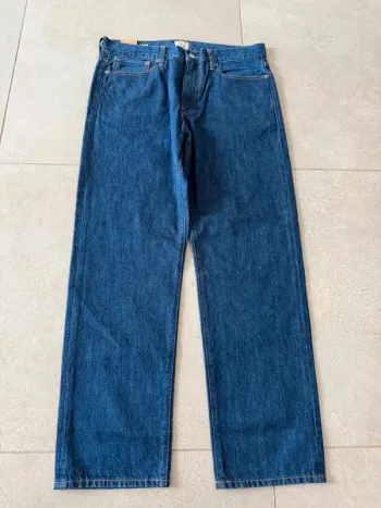 Jean J.Crew W32 L30, neuf avec étiquette, valeur 148$ 45*101cm