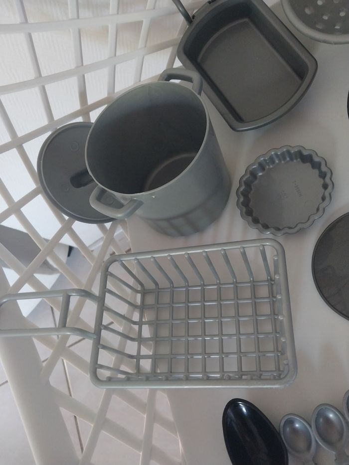 Dinette vintage en plastique rigide – 20 pièces - photo numéro 4