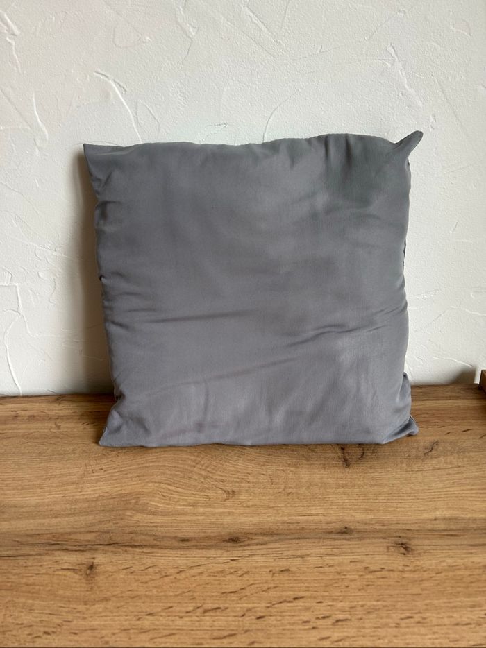 Coussin gris 35x35cm - photo numéro 2