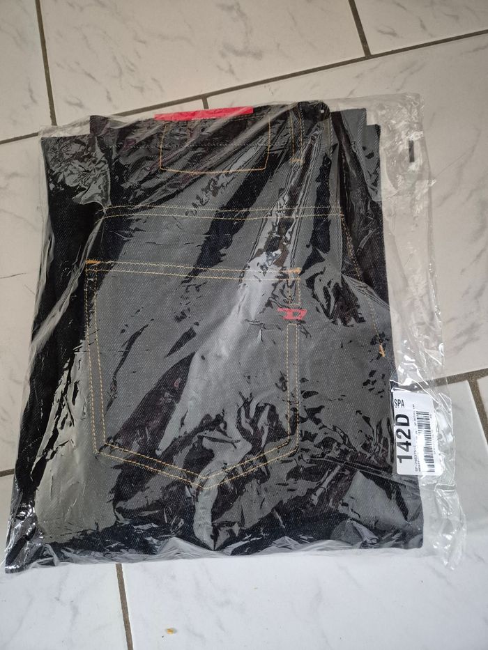 Jeans "Diesel Library" - photo numéro 10