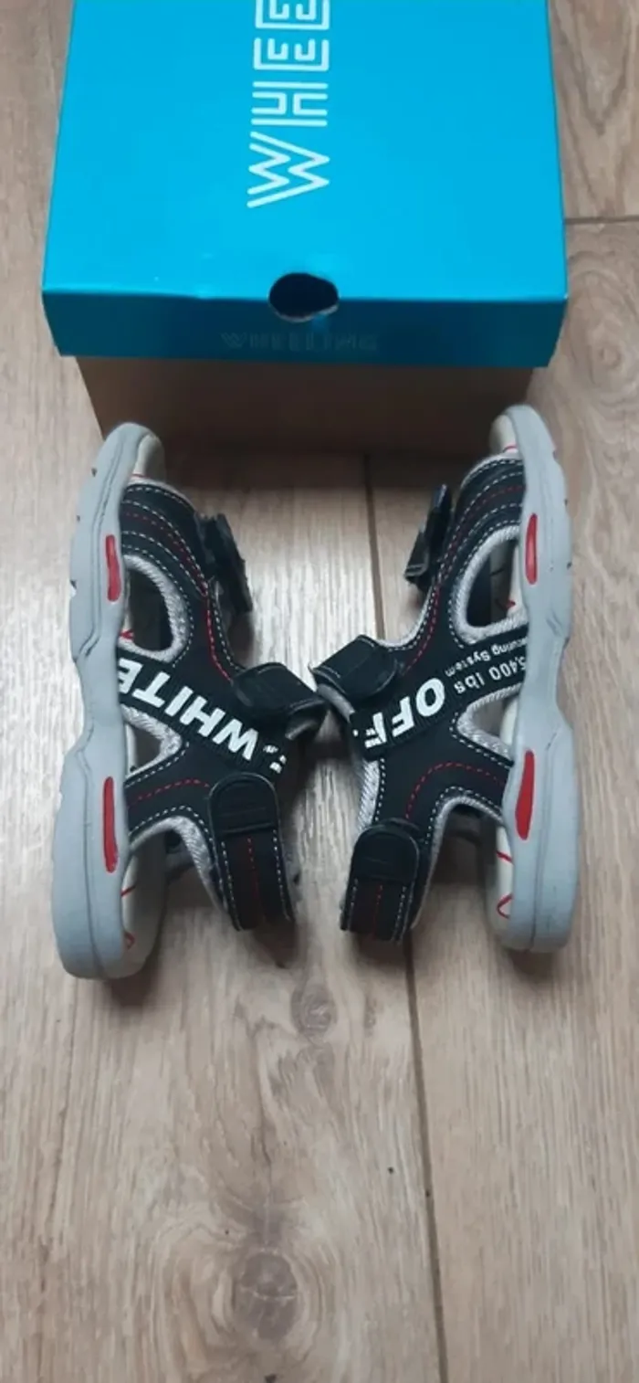 Chaussures sandales / nu-pieds noires/grises pointure 25 - photo numéro 5