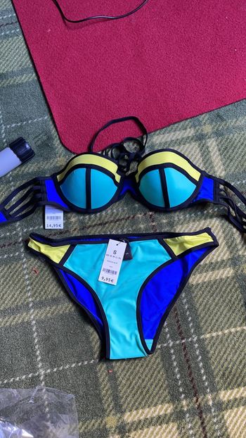 Très joli maillot de bain push-up taille S