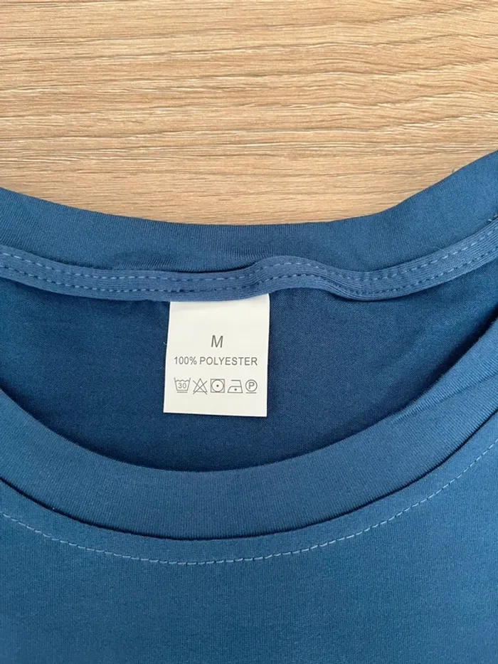 T-shirt bleu imprimé tendance - photo numéro 2
