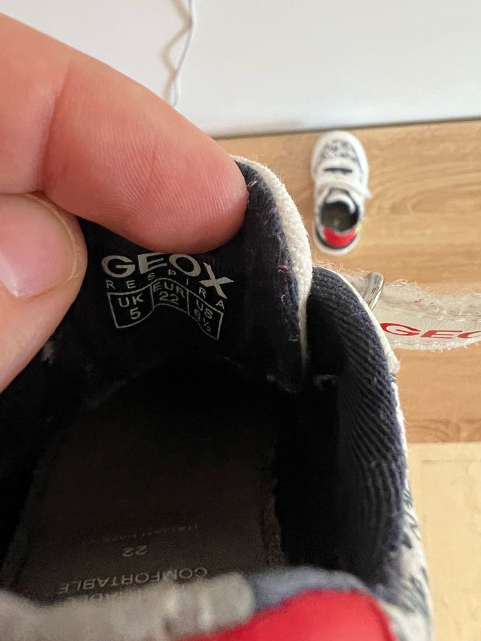 Basket geox bon état taille 22 - photo numéro 4