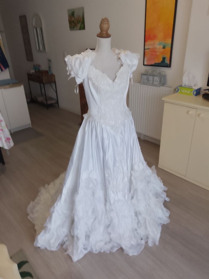 Robe de mariée blanche avec traîne '' Sarah''