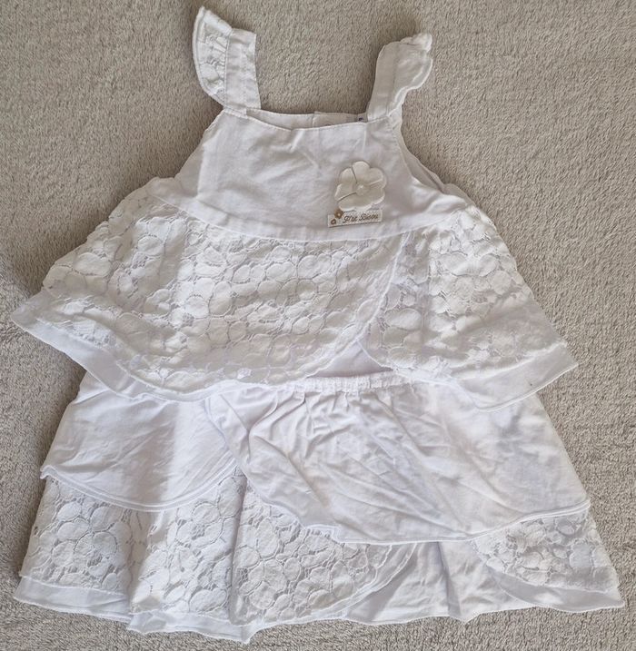 Robe blanche à volant P'tit Bisou 6M (neuve) - photo numéro 2