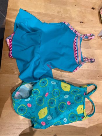 Lot de 2 maillots de bain fille 12 mois
