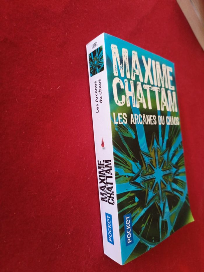 Les arcanes du chaos " Maxime Chattam " Pocket - photo numéro 6
