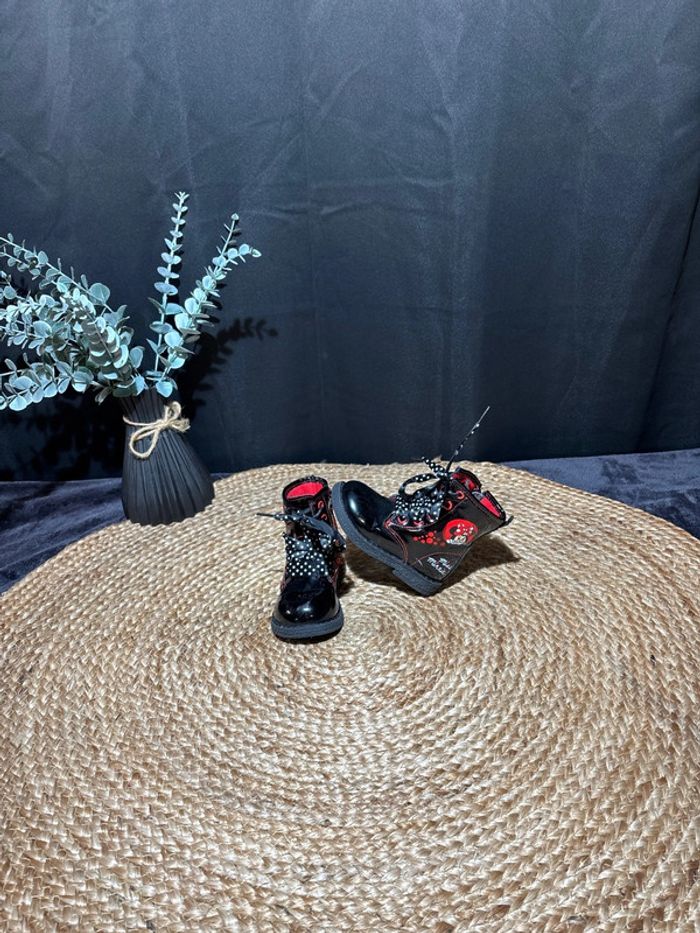 Bottes minnie fille pointure 22