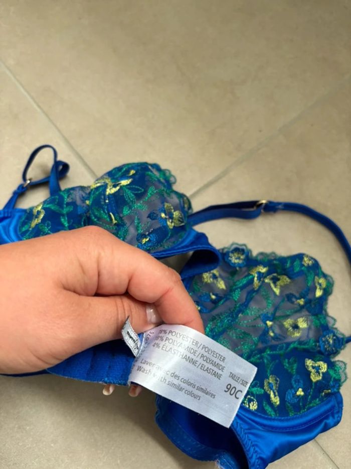 Soutien gorge dentelle 90C - photo numéro 3