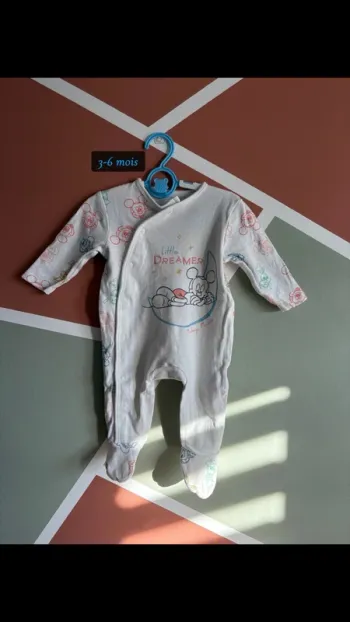 • Pyjama.