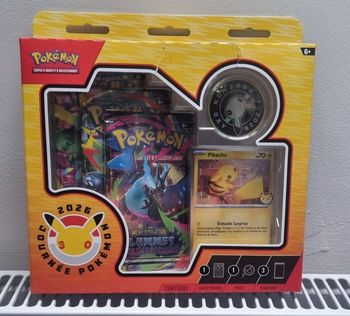 Coffret 3 boosters Journée Pokémon carte exclusive Pikachu

