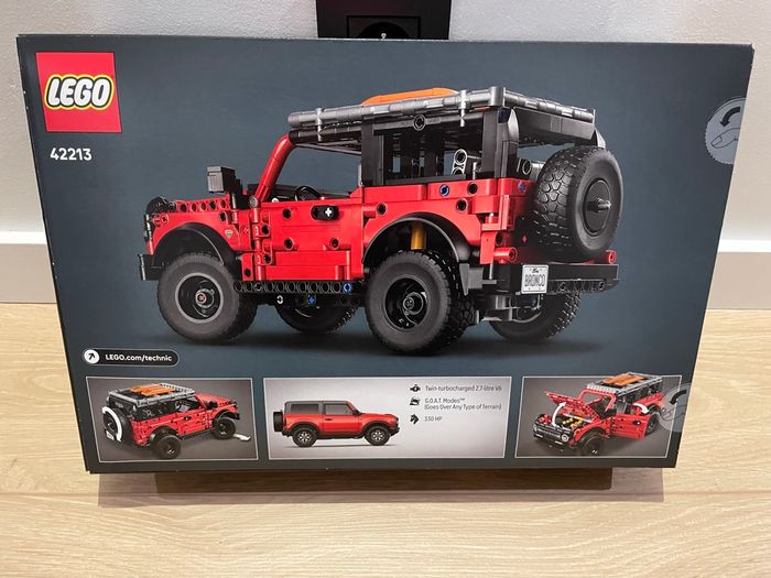 Lego Technic 42213 SUV Ford Bronco - photo numéro 2