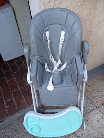 Chaise haute bébé
