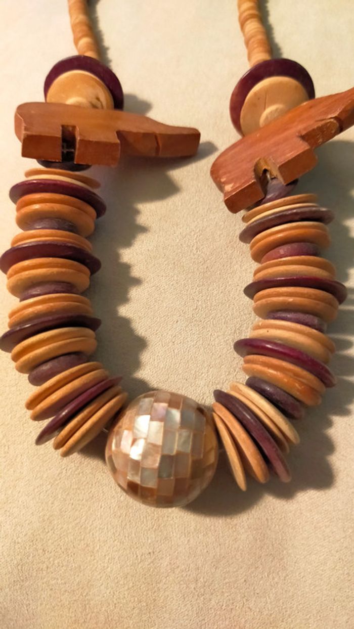 Collier vintage bois & nacre - Éléphants sculptés - Collection Terres d’Ailleurs - photo numéro 2