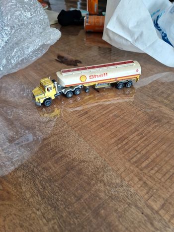 Camion citerne majorette