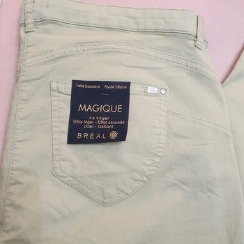 Magnifique pantalon magique léger, effet seconde peau, galbant, couleur vert olive taille48 Breal