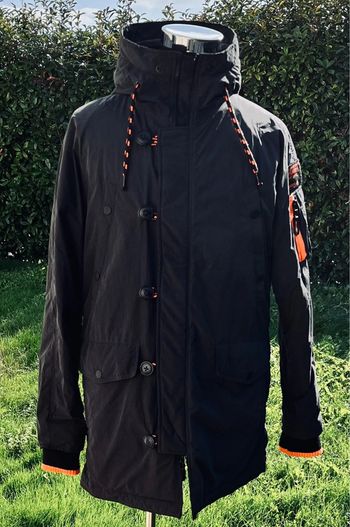 Manteau/parka noir avec détails oranges Superdry pour homme, taille XL